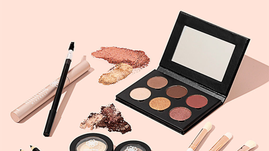 The Best Eyeshadow for Sensitive Eyelids: Gentle Pigments That Stay Put