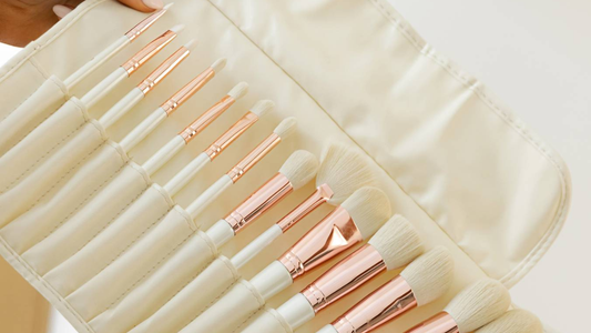 Makeup Tools Set: The Essential Brushes Every Makeup Routine Needs